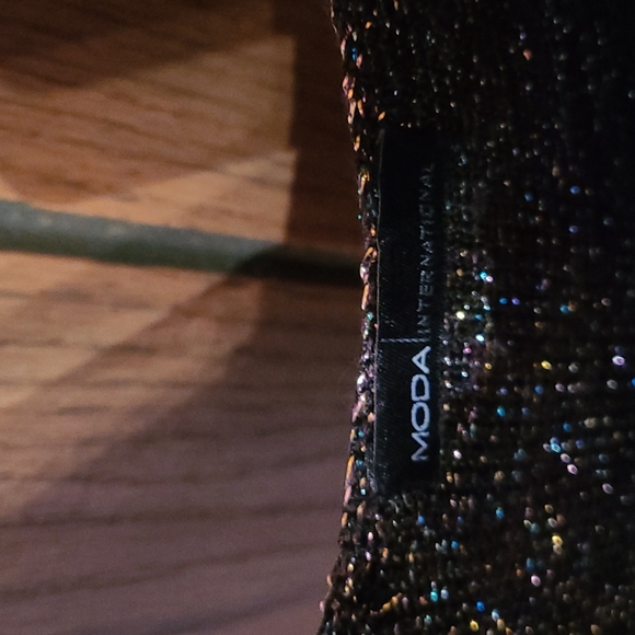 Dress - Picture 3 of 4